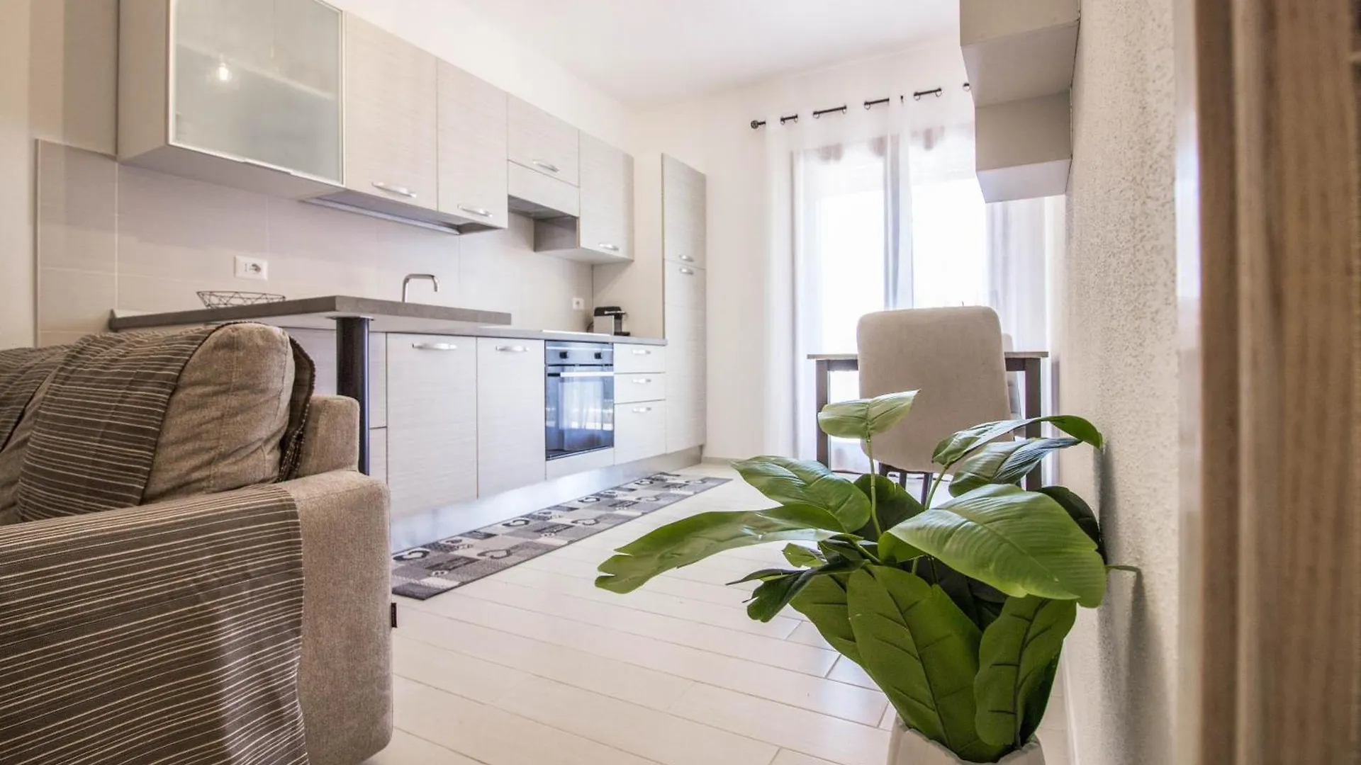 Cozy Apartment With Terrace Near The Airport! Olbia