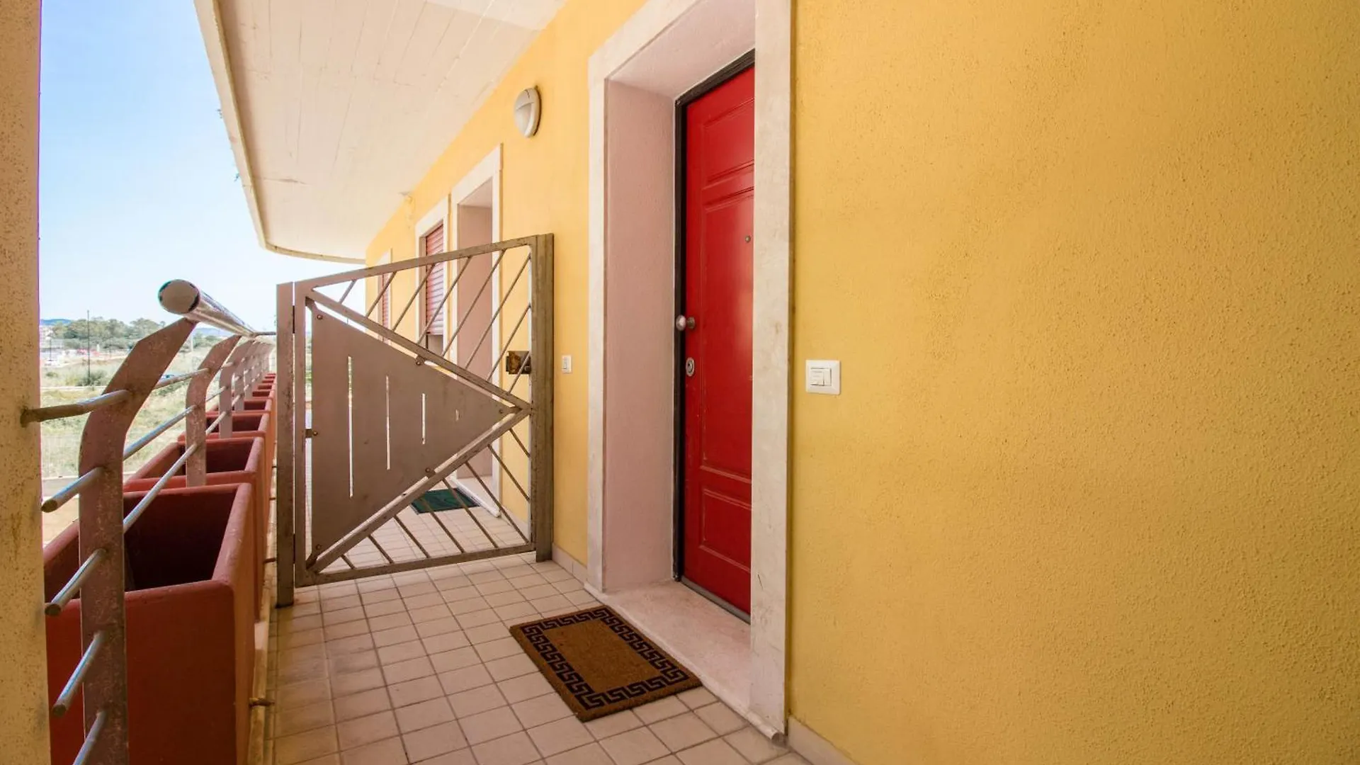 Cozy Apartment With Terrace Near The Airport! Olbia