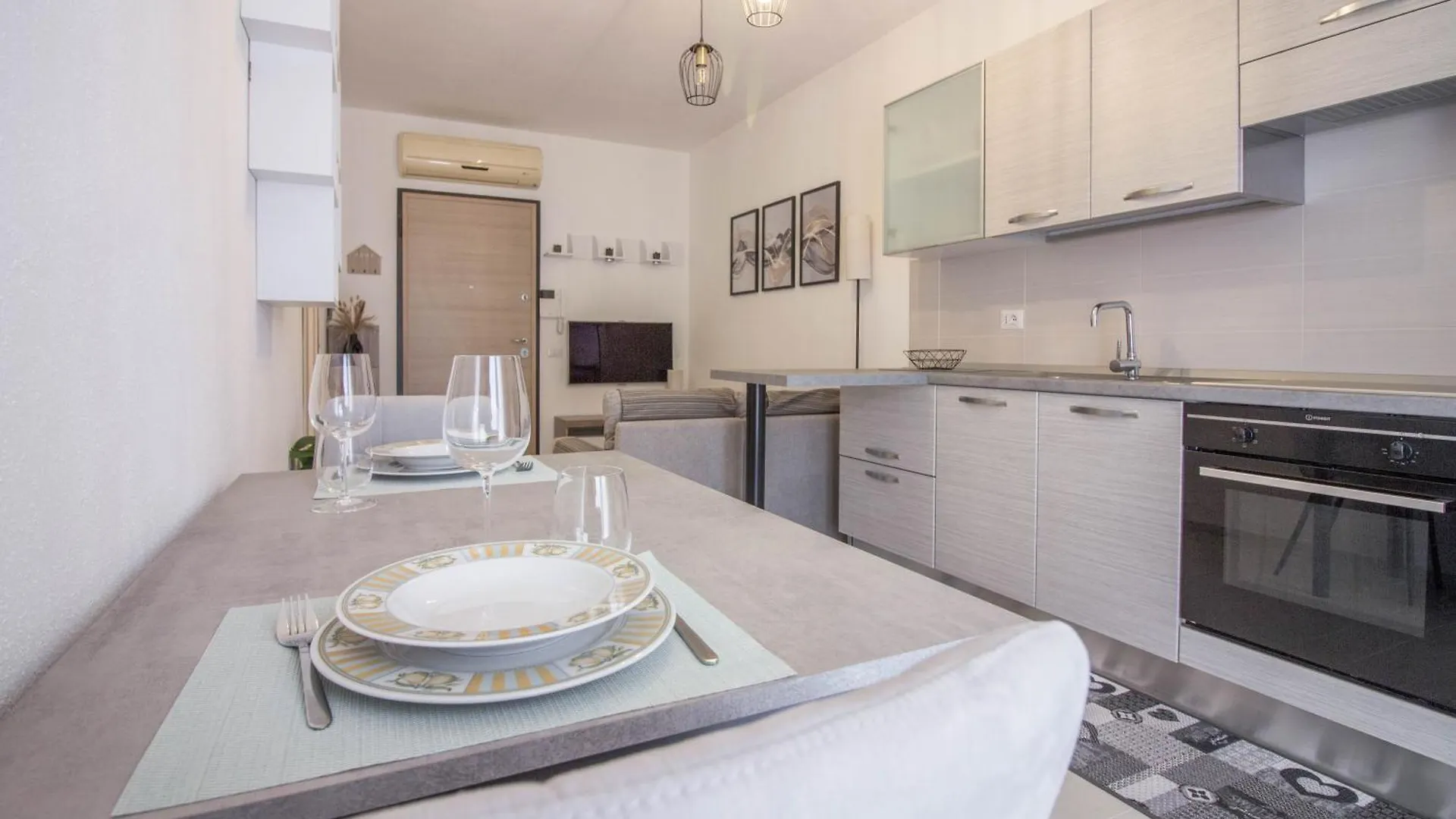 Cozy Apartment With Terrace Near The Airport! Olbia