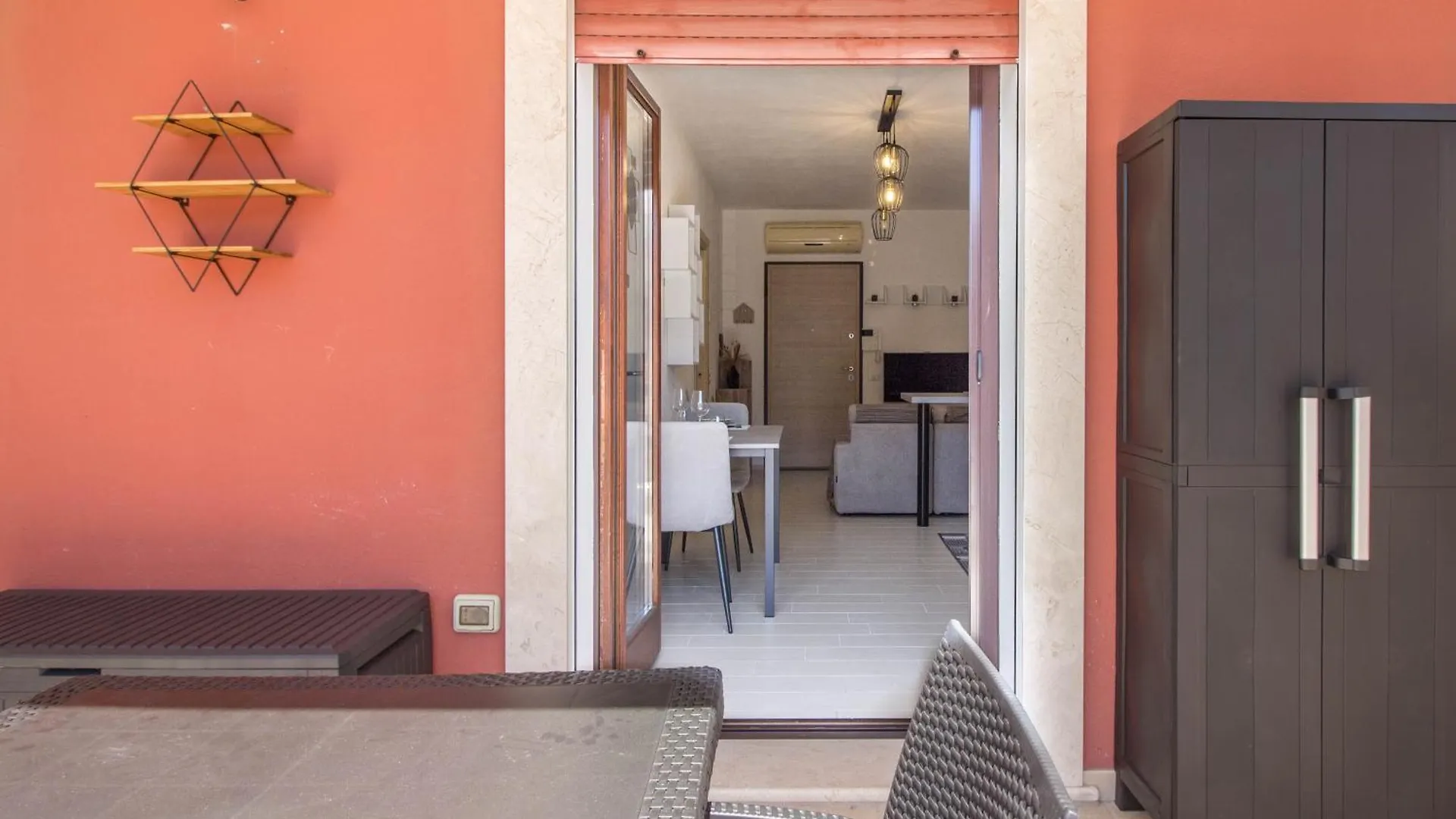 Cozy Apartment With Terrace Near The Airport! Olbia